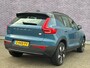 Volvo XC40 Single Motor Extended Range Plus 82 kWh | Trekhaak | Adaptieve cruise control | Stoel- en stuurverwarming | Dode hoek detectie BLIS | Warmtepomp | LED koplampen | Navigatie | Apple Carplay / Android Auto | Parkeersensoren voor + achter | Achteruitrijcamera |