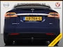 Tesla Model X 100D 423pk Dual Motor Leer Luchtvering Trekhaak AutoPilot Pano-Dak Adaptive Cruise Vleugeldeuren Camera's Elektr.Stoelen/Stuur+Verwarmd+Geheugen Keyless Wifi Adaptieve koplampen Lmv 20" Led Elektr.-Achterklep Bordherkenning Verwarmde Sproeiers-bladen Carbon Sentry Mode Valet mode 2.250 kg Trekvermogen! Nieuwprijs €124.700,-