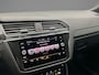 Volkswagen Tiguan R-Line Business+ 1.5 TSI 150pk DSG Automaat Trekhaak, Panoramadak, Adaptive cruise control, Black style, Achteruitrijcamera, Elektrische achterklep