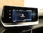 Peugeot e-208 EV Active Pack 50 kWh - ORIGINEEL NEDERLANDSE AUTO - SOH 94%! - AFKOMSTIG VAN 1E EIGENAAR - 3 FASE - NAVIGATIE - PARKEERSENSOREN ACHTER - CRUISE CONTROL - 4 X ELEKTRISCHE RAMEN - DAB AUDIO - CLIMATE CONTROL