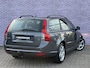 Volvo V50 2.0 Sport | 12 mnd BOVAG garantie | Trekhaak | Cruise control | Dakrails | Climate control | Volvo dealer onderhouden |