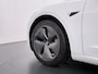 Tesla Model 3 RWD SR plus LFP Accu AutoPilot Leder Panoramadak Adaptive-Cruise Camera's Elektr.-Stuur+Stoelen+Spiegels+Geheugen+Easy-Entry+Verwarmde stoelen Park assistent Pdc WIFI Lane-Assist Speed-Assist Navi LED DAB Voorverwarmen Keyless One-Pedal-Drive Lmv 18" SOH 90% 1e Eigenaar Origineel Nederlandse Auto
