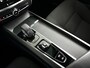 Volvo V60 B3 Momentum Business | Panoramadak | Parkeercamera | Stoel- en Stuurverwarming | Trekhaak