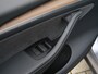 Tesla Model Y Performance AWD 75 kWh 463 Pk Automaat Navigatie / Camera's / Afneembare trekhaak / Leer / Pano-dak / Autopilot / SOH 93,6 %