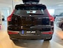 Volvo XC40 B4 Plus Black Edition | NIEUW | Schuif/-kanteldak | Harman Kardo