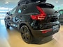 Volvo XC40 B4 Plus Black Edition | NIEUW | Schuif/-kanteldak | Harman Kardo