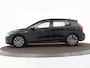 Volkswagen Golf 1.5 TSI 130pk Life · Apple/Android Car Play · ACC · Stuur- & Stoelverwarming · Trekhaak · Navigatie · Sfeerverlichting · 17"Velgen ·