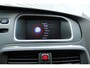 Volvo V40 1.5 T3 Polar+ Sport Lichtmetalen Velgen 17" | Lederenbekleding | Standkachel | Harman/Kardon Audiosysteem | Electronic Climate Controle | Voorstoelen Verwarmend | Cruise Control | Leyless Entry+ Keyless Start | LED koplampen | Navigatiesysteem Full Map + Hard Disk | Panoramadak |