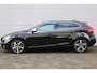 Volvo V40 T3 Automaat Polar+ Sport | Panoramadak | Lederenbekleding | Standkachel | Harman/Kardon Audiosysteem | Electronic Climate Controle | Voorstoelen Verwarmend | Cruise Control | Leyless Entry+ Keyless Start | LED koplampen | Navigatiesysteem Full Map + Hard Disk |