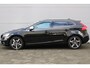Volvo V40 1.5 T3 Polar+ Sport | Elektrisch Verstelbare Bestuurdersstoel Met Geheugen | Lichtmetalen Velgen 17" | Lederen Bekleding | electronic climate controle | Voorstoelen Verwarmend | Standkachel | Cruise Control | Keyless Entry+ Keyless Start | LED Koplampen | Navigatiesysteem Full Map + Hard Disk | Panoramadak |