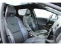Volvo V40 1.5 T3 Polar+ Sport | Elektrisch Verstelbare Bestuurdersstoel Met Geheugen | Lichtmetalen Velgen 17" | Lederen Bekleding | electronic climate controle | Voorstoelen Verwarmend | Standkachel | Cruise Control | Keyless Entry+ Keyless Start | LED Koplampen | Navigatiesysteem Full Map + Hard Disk | Panoramadak |