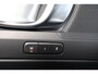 Volvo XC40 T5 AWD Inscription - Panoramisch schuif-/kanteldak - Parkeerverwarming - LED-koplampen - Navigatie - Leder - Elek. bedienbare voorstoelen - Verwarmbare voorstoelen - Verwarmbaar stuurwiel - Parkeersensoren v/a - Parkeercamera - Trekhaak