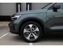 Volvo XC40 B4 Plus Dark | Panoramadak | Elektrisch Verstelbare Voorstoelen | Getint Glas Achter | Keyless | Elektrische Achterklep | Premium audio by Harman Kardon | Stoelverwarming | Stuurverwarming | Volvo UX Infotainment | Adaptieve Cruise Control | Pilot Assist | BLIS
