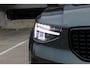Volvo XC40 2.0 B4 Plus Dark | Panoramadak | Elektrisch Verstelbare Voorstoelen | Getint Glas Achter | 19 inch Lichtmetalen Velgen| Keyless | Elektrische Achterklep | Premium audio by Harman Kardon | Stoelverwarming | Stuurverwarming | Volvo UX Infotainment | Adaptieve Cruise Control | Pilot Assist | BLIS