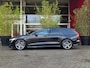 Volvo V60 2.0 T8 Plug-in hybrid AWD Ultra Dark Lounge Pack |  Volvo Guard Alarm | Extra getint glas achter | Gelamineerde zijruiten rondom| 19" 5-triplespaaks Glossy Black Diamond Cut