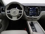 Volvo V60 B3 AUT(7) ESSENTIAL EDITION STANDKACHEL LEDER GOOGLE MAPS 18INCH