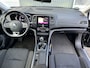 Renault Megane Estate 1.3 TCe Airco Cruise control Trekhaak 1700kg trekgewicht Telefoonverbinding Stuurwielbediening 5-Persoons Navigatiesysteem