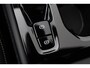 Volvo XC40 B3 Ultra Black Edition | Panoramadak | Trekhaak | 360° Camera | ACC | Stoel+Stuurverwarming | 20 Inch