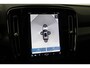 Volvo XC40 B3 Ultra Black Edition | Panoramadak | Trekhaak | 360° Camera | ACC | Stoel+Stuurverwarming | 20 Inch