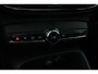 Volvo XC40 B3 Ultra Black Edition | Panoramadak | Trekhaak | 360° Camera | ACC | Stoel+Stuurverwarming | 20 Inch