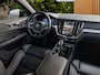 Volvo V60 2.0 T6 Plug-in hybrid AWD Ultra Dark | Trekhaak | 360 Camera | Panoramadak | Harman/Kardon | Memory | Head-up