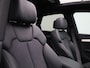 Audi Q5 55 TFSI e quattro Competition l Adaptive cruise control l Glazen panoramadak l Achteruitrijcamera l Dodehoekdetectie l Airco l Stoelverwarming l Elektrisch verstelbare bestuurdersstoel l Optiekpakket zwart plus l Trekhaak l Audi sound system l Alarm Klasse III l