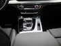Audi Q5 55 TFSI e quattro Competition l Adaptive cruise control l Glazen panoramadak l Achteruitrijcamera l Dodehoekdetectie l Airco l Stoelverwarming l Elektrisch verstelbare bestuurdersstoel l Optiekpakket zwart plus l Trekhaak l Audi sound system l Alarm Klasse III l