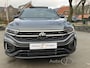 Volkswagen T-Roc 1.5 TSI DSG 3X R-LINE EDITION , PANO , BLACK STYLE ,NAVIGATIE , AFN TREKHAAK , DINAMISCHE KNIPL , APPLE CARPLY , BLINDSPOT , STUUR EN STOEL VERWARMING , KEYLESS ENTRY , ADAPTIVE CRUISE CONTROL , LANE ASSIST , IQ-LIGHT , LED , PRIVACY GLASS ,VIRTUAL C
