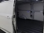 Ford E-Transit Cust. 320 L2H1 Limited 65 kWh | Financial lease tegen 0,99% rente | Trekhaak | 17 inch LMV | Led koplampen | Keyless entry/start | Airco | PDC | Centrale dubbele vergrendeling |