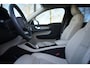 Volvo XC40 B4 197pk Plus Dark | Verwarmde vooruit | Extra getint glas