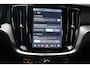 Volvo V60 T6 350pk AWD Plus Dark | Trekhaak | 360 | Verwarmde voorruit
