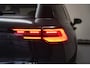 Volkswagen Golf 1.5 eTSI R-Line [Ambient Verlichtin Stoelverwarming Camera]