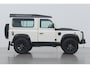 Land Rover Defender 2.4 TD 90 SW SE | 4P | Stoelverwarming | Trekhaak | Airco | 18 Inch