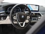 BMW 5-Serie Touring 530e xDrive Shadow | Camera | Keyless | Adaptive Cruise | HUD | Leder | Dodehoek | Sfeerlicht | Carplay
