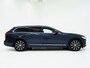 Volvo V90 2.0 T8 Recharge AWD Inscription | Panoramadak | Massage | Trekhaak | Pilot Assist | Harman/Kardon | HUD | 360 | Leder