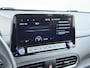 Hyundai Kona Electric EV 64kWh 3 fase SOH-100% Warmtepomp Adaptive-Cruise Head-Up Display 1/2 Leer Krell®-Hifi Apple Carplay Android Adap.Cruise Camera Navi Pdc Ecc Fashion Keyless Privacy Glas DAB Led Blind Spot Lane Assist Origineel Nederlandse Auto € 45.000 nieuw!!