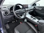 Hyundai Kona Electric EV 64kWh 3 fase SOH-100% Warmtepomp Adaptive-Cruise Head-Up Display 1/2 Leer Krell®-Hifi Apple Carplay Android Adap.Cruise Camera Navi Pdc Ecc Fashion Keyless Privacy Glas DAB Led Blind Spot Lane Assist Origineel Nederlandse Auto € 45.000 nieuw!!