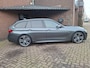 BMW 3-Serie Touring 320i M Sport Edition 184PK Auto. Panoramadak / Sport Remmen / Apple Car Play / Head Up Display / Sport Automaa