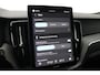 Volvo XC60 T6 Plug-in hybrid Ultra Black Edition | Trekhaak | Panoramadak | Head-Up | 360 Camera | Stoel+Stuurverwarming | 21 Inch