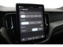 Volvo XC60 T6 Plug-in hybrid Ultra Black Edition | Trekhaak | Panoramadak | Head-Up | 360 Camera | Stoel+Stuurverwarming | 21 Inch