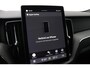 Volvo XC60 T6 Plug-in hybrid Ultra Black Edition | Trekhaak | Panoramadak | Head-Up | 360 Camera | Stoel+Stuurverwarming | 21 Inch