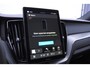 Volvo XC60 T6 350PK Automaat AWD Ultra Black Edition stoelmassage - en ventilatie / Adaptieve cruise control / Harman Kardon / BLIS / Panoramadak / Apple carplay / Parkeersensoren met 360 camera / Elektrisch bedienbare achterklep / Elektrisch verstelbare voorstoelen met geheugen / Stoel en stuurwielverwarming / 21” velgen / Getinte ramen vanaf de B-stijl