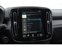 Volvo XC40 T3 163PK Automaat R-Design Adaptieve cruise control / Leder met alcantara bekleding / Parkeersensoren met camera / Trekhaak / stoel - en stuurverwarming / Apple carplay