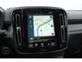 Volvo XC40 T3 163PK Automaat R-Design Adaptieve cruise control / Leder met alcantara bekleding / Parkeersensoren met camera / Trekhaak / stoel - en stuurverwarming / Apple carplay