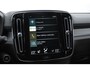 Volvo XC40 T3 163PK Automaat R-Design Adaptieve cruise control / Leder met alcantara bekleding / Parkeersensoren met camera / Trekhaak / stoel - en stuurverwarming / Apple carplay