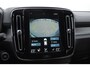 Volvo XC40 T3 163PK Automaat R-Design Adaptieve cruise control / Leder met alcantara bekleding / Parkeersensoren met camera / Trekhaak / stoel - en stuurverwarming / Apple carplay
