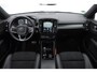 Volvo XC40 T3 163PK Automaat R-Design Adaptieve cruise control / Leder met alcantara bekleding / Parkeersensoren met camera / Trekhaak / stoel - en stuurverwarming / Apple carplay