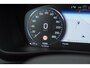 Volvo XC40 T3 163PK Automaat R-Design Adaptieve cruise control / Leder met alcantara bekleding / Parkeersensoren met camera / Trekhaak / stoel - en stuurverwarming / Apple carplay