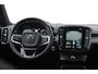 Volvo XC40 T3 163PK Automaat R-Design Adaptieve cruise control / Leder met alcantara bekleding / Parkeersensoren met camera / Trekhaak / stoel - en stuurverwarming / Apple carplay