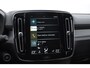 Volvo XC40 T3 163PK Automaat R-Design Adaptieve cruise control / Leder met alcantara bekleding / Parkeersensoren met camera / Trekhaak / stoel - en stuurverwarming / Apple carplay